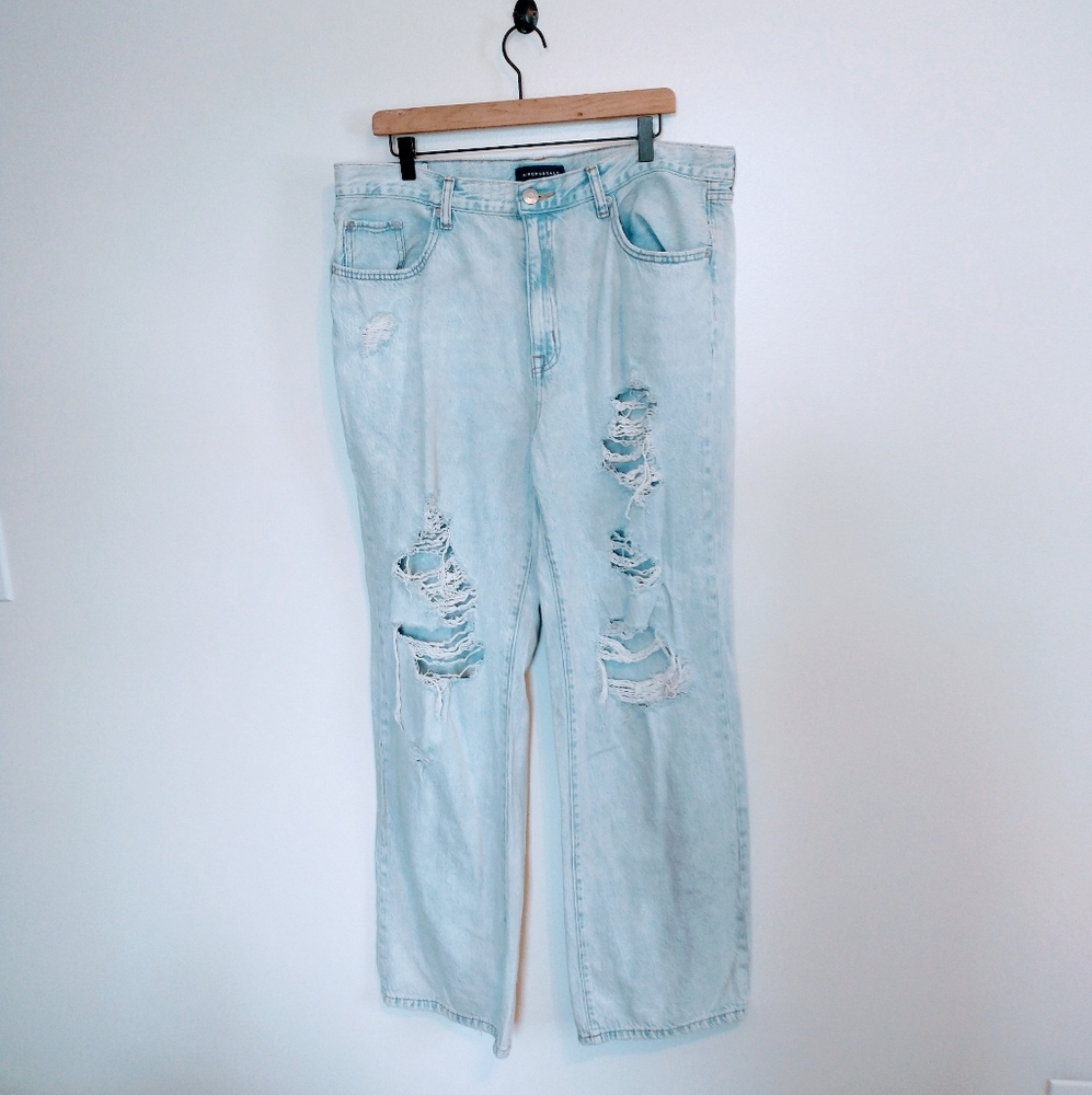 Aeropostale lightwash skater distressed jeans size 14